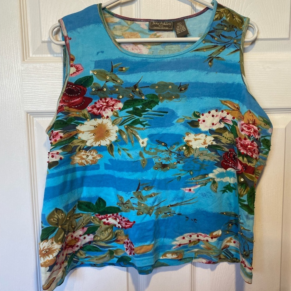 🌷Jane Ashley Sequin Floral Top Size XL 3/$30
